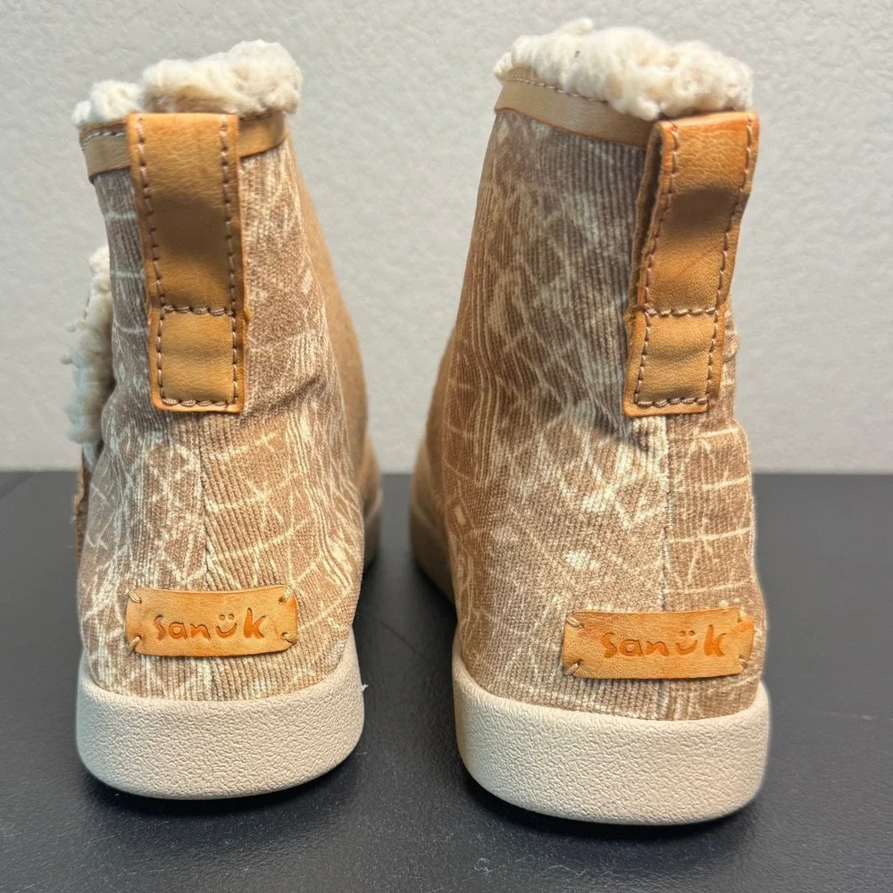 Sanuk NIce Bootah Ojai Womens Tan Faux Shearling Ankle Boots 1095069 Size 10